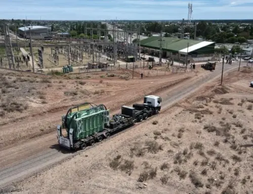 Arribó a Centenario un nuevo transformador de potencia