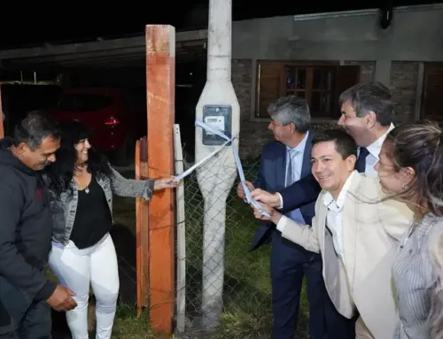 El servicio eléctrico se extendió a 300 familias de Las Lajas